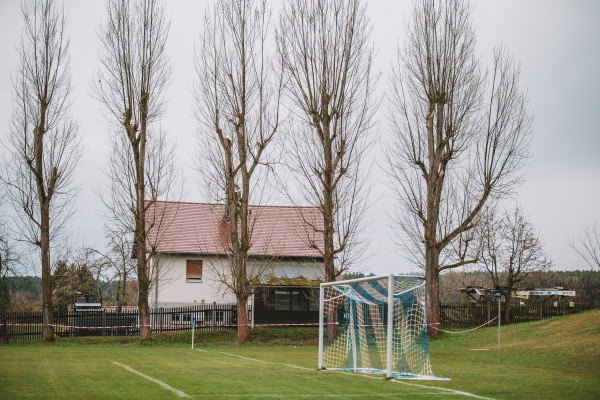 Sportplatz Hinter der Schule - St. Gangloff