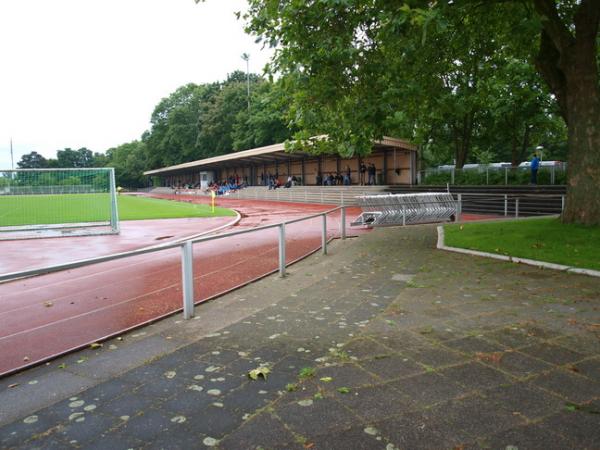 Kleine Kampfbahn im Arena-Sportpark - Düsseldorf-Stockum