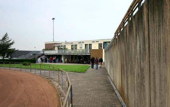 Stadion Menzenberger Straße - Bad Honnef-Selhof