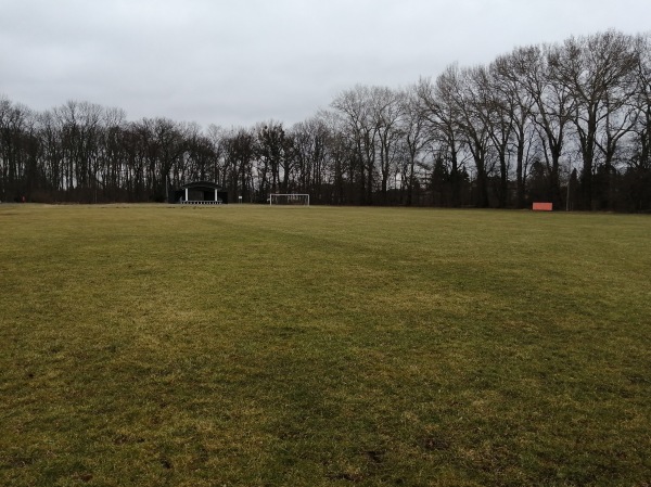 Stadion Miejski w Ołtarzewie obok - Ołtarzew