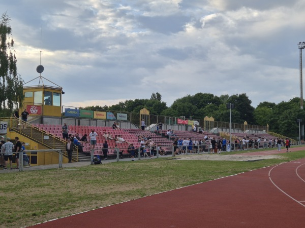 Leichtathletikstadion im Bürgerpark Nord - Darmstadt-Fasanerie