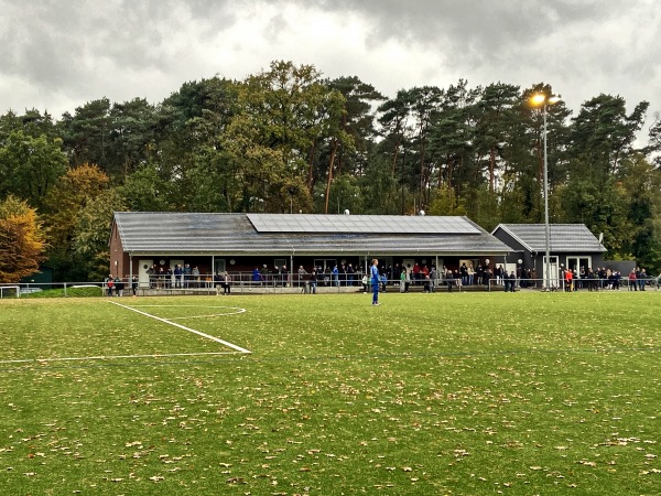 Sportplatz Schatenweg - Paderborn-Schloß Neuhaus