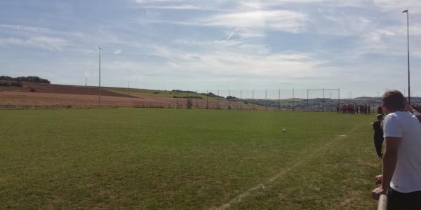 Sportplatz an der Schule - Idesheim