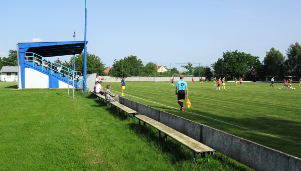 Futbalový štadión Kmeťovo - Kmeťovo
