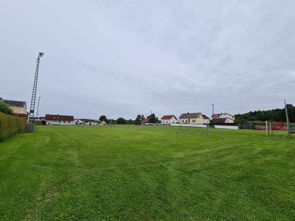 Gerhard-Meier-Stadion Nebenplatz - Adelschlag-Ochsenfeld