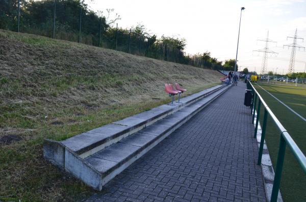 Sportplatz am Kanal - Hürth-Stotzheim