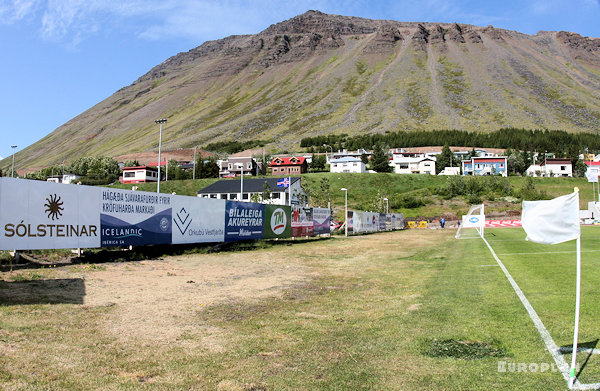Kerecisvöllurinn - Ísafjörður