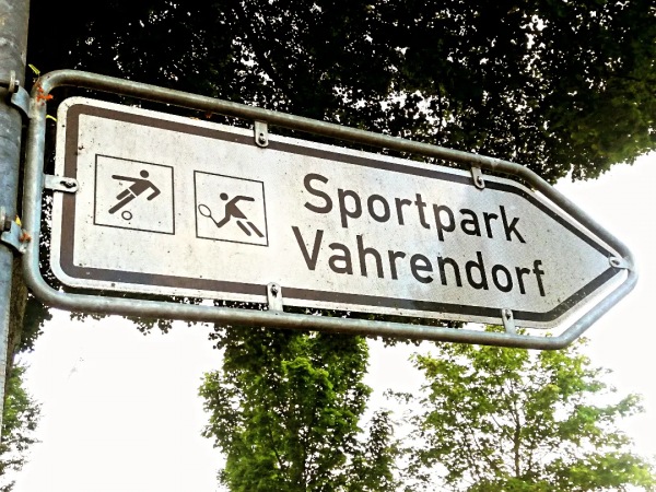 Sportplatz an der Grundschule - Rosengarten bei Harburg-Vahrendorf