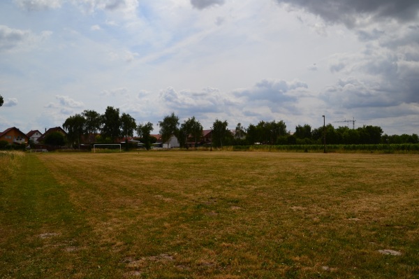Sportplatz In den Niederwiesen - Mettenheim/Rheinhessen