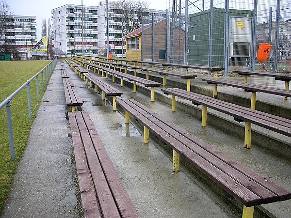 Sportplatz Red Star Auto - Wien