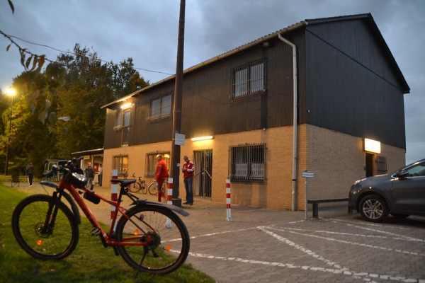 Sportplatz Hinter der Bahn - Vechelde-Groß Gleidingen
