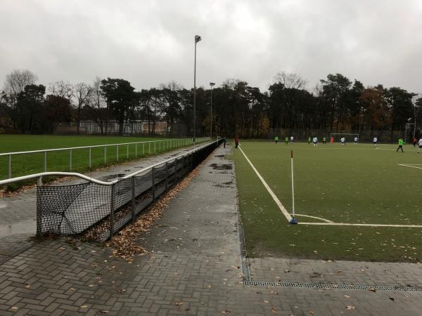 Ernst-Reuter-Sportfeld 3 - Berlin-Zehlendorf