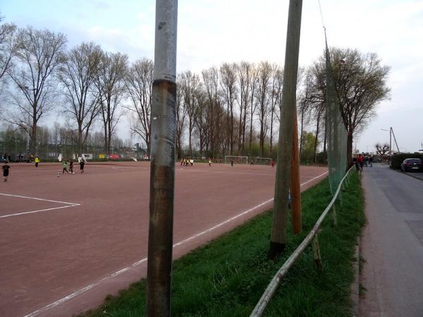Sportplatz am Rheinufer - Bornheim/Rheinland-Hersel