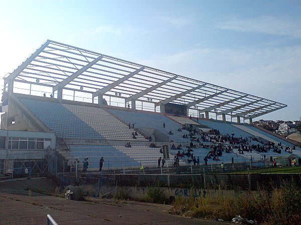 Stadiumi Fadil Vokrri - Prishtinë (Pristina)