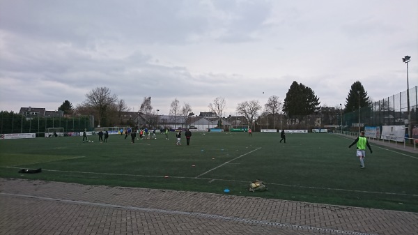 REWE REINARTZ STADION Nebenplatz - Aachen-Eilendorf
