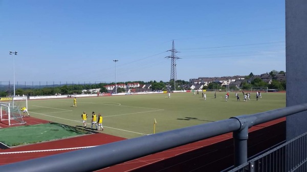 Ernst-Adolf-Sckär-Sportplatz - Velbert-Tönisheide