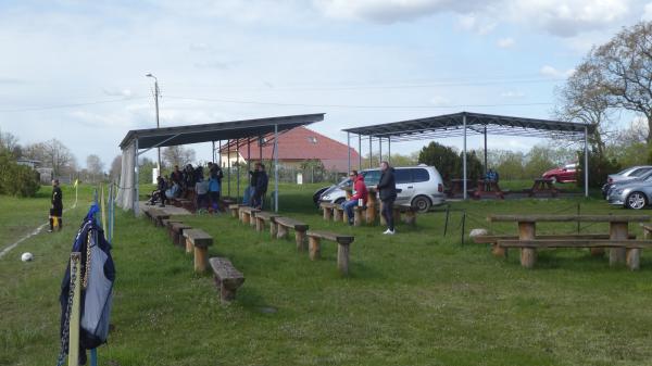 Boisko w Jeniniec - Jeniniec