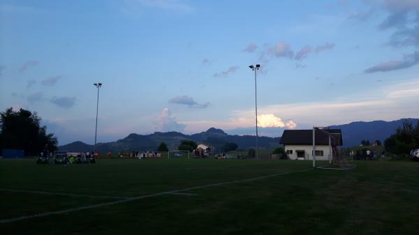Sportplatz Brügi - Rechthalten