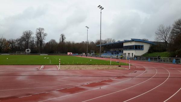 Städtisches Stadion der Bezirkssportanlage Am Bandsbusch - Hilden