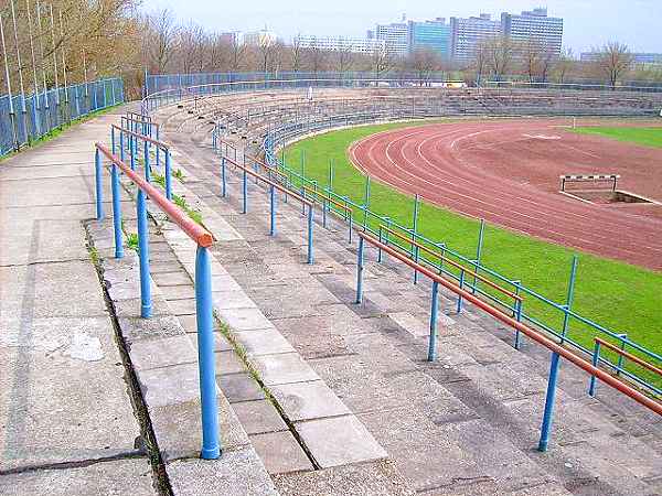 Stadion im Bildungszentrum  - Halle/Saale-Neustadt