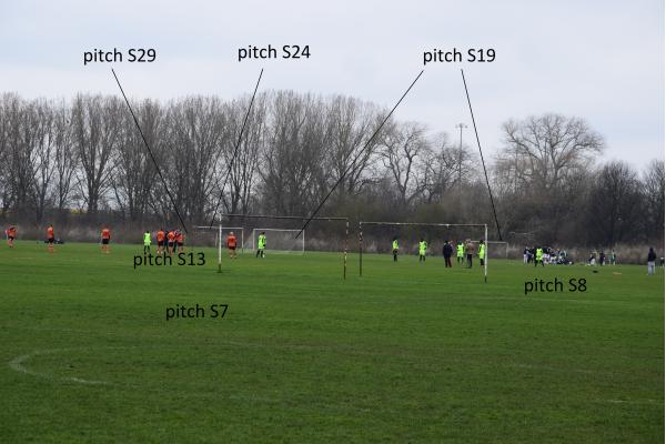 Hackney Marshes pitch S13 - Hackney Wick, Greater London