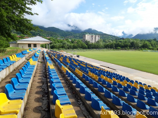 Dzveli Stadioni - Sachkhere
