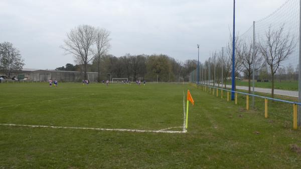 Neißesportplatz - Neißemünde-Coschen