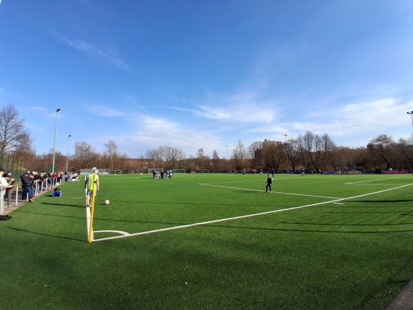 Kunstrasenplatz im Stargarder Bruch - Neubrandenburg