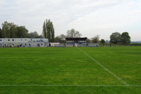 Sportovní a Tréninkové Centrum Uhříněves - Praha-Uhříněves