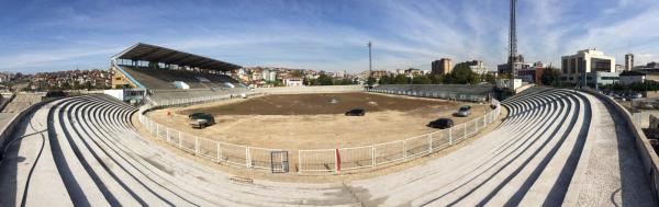 Stadiumi Fadil Vokrri - Prishtinë (Pristina)