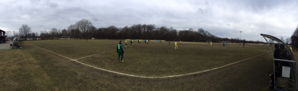 Stadion w Łęki - Łęki