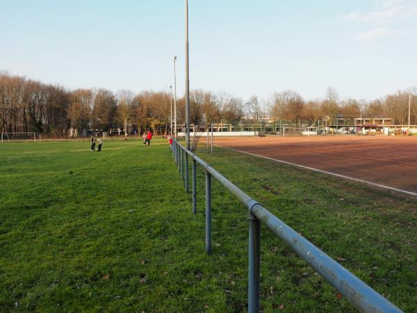 Revierparkstadion am Mattlerbusch - Duisburg-Röttgersbach