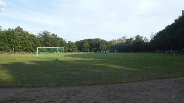 Sportplatz Hirschgartendreieck - Berlin-Elsengrund