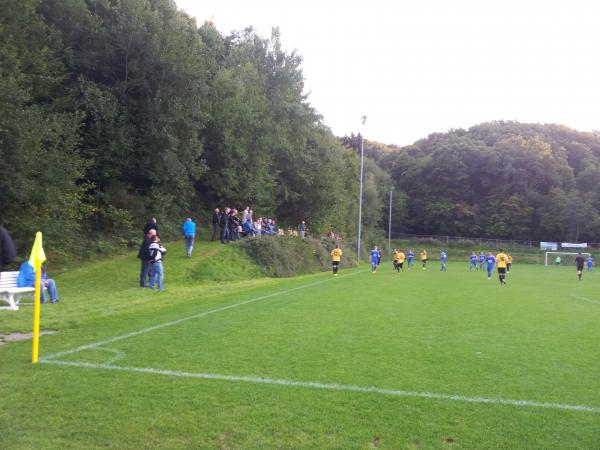 Sportplatz an der L87 - Gönnersdorf bei Bad Breisig