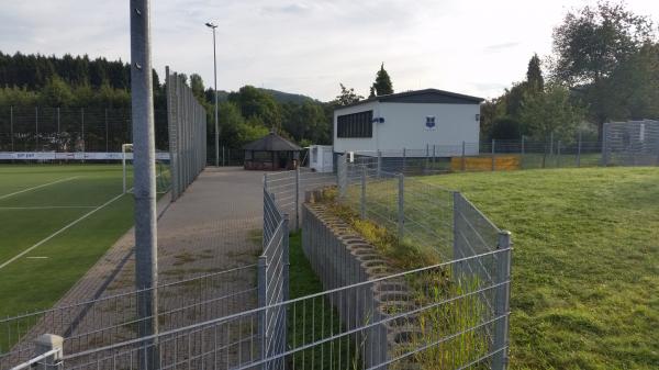 Sportplatz Am Sonnenberg - Gummersbach-Frömmersbach
