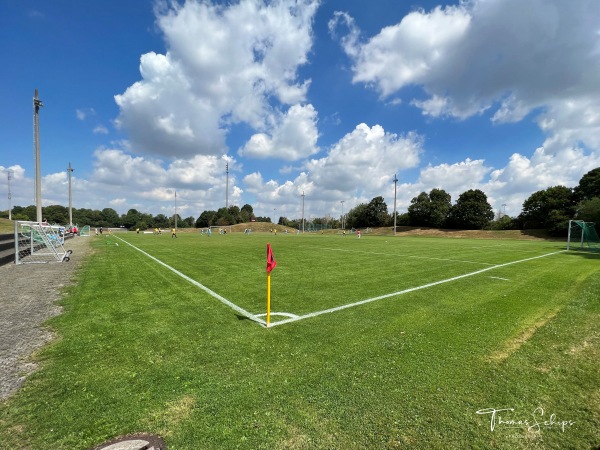 Hans-Bayer-Stadion Nebenplatz 1 - Unterschleißheim-Lohhof