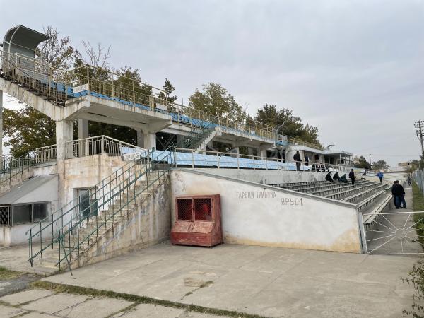 Markaziy Stadion Yangiyer - Yangiyer