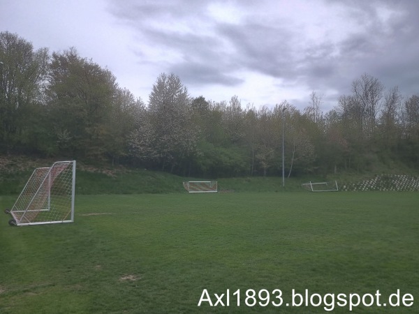 Adam-Holzner-Stadion Nebenplatz - Oberbergkirchen