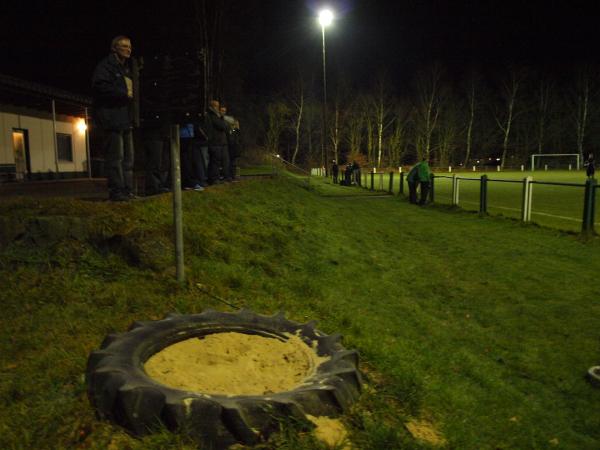 Sportplatz im Hudeweg - Sundern/Sauerland-Amecke