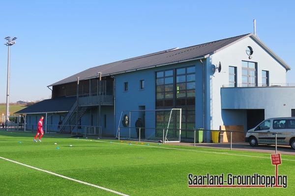Stade John Grün terrain synthétique - Mondorf-les-Bains