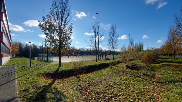 Sportplatz Oberstufenzentrum Max-Bill-Schule - Berlin-Weißensee