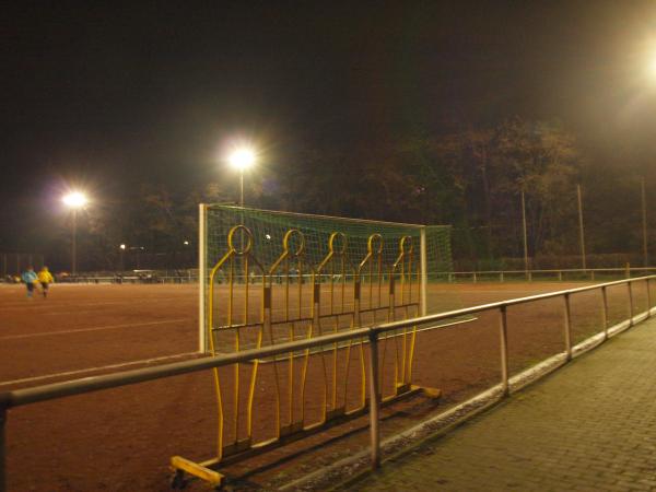 Hennes-Jeschke-Sportanlage Platz 2 - Duisburg-Marxloh