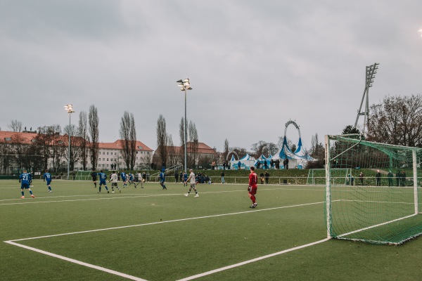 Friedrich-Ludwig-Jahn-Sportpark Platz 3 - Berlin-Prenzlauer Berg