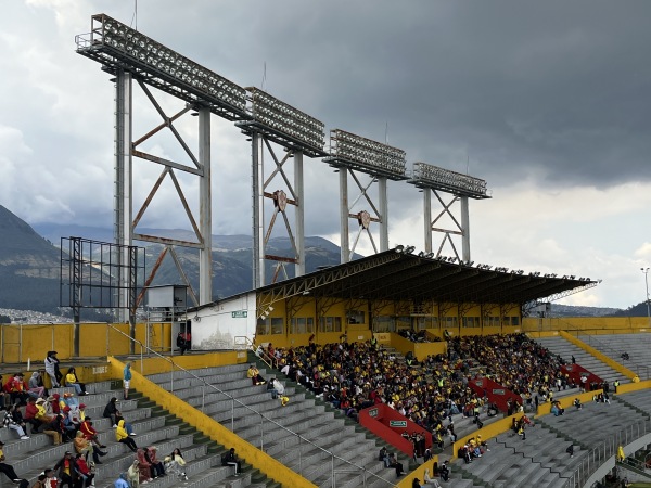 Estadio Gonzalo Pozo Ripalda - Quito