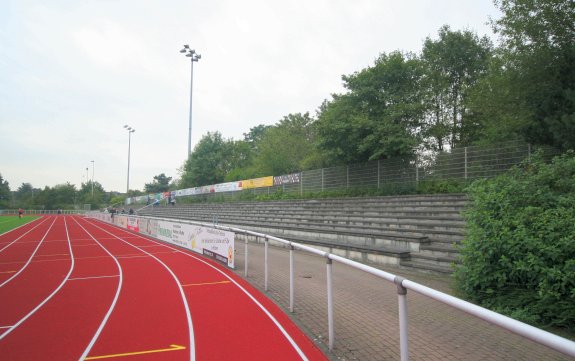 Städtisches Stadion der Bezirkssportanlage Am Bandsbusch - Hilden