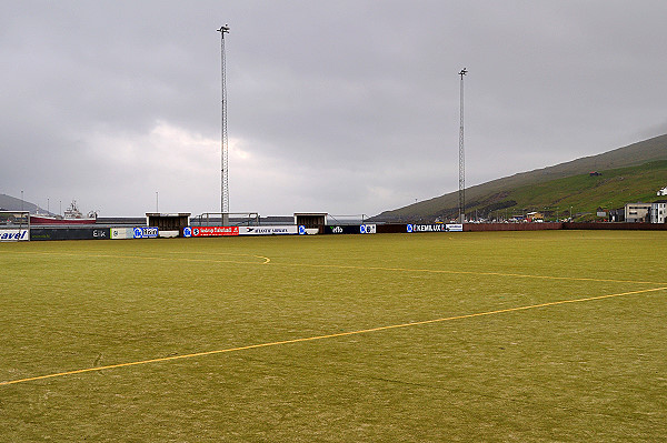 við Kirkju - Miðvágur