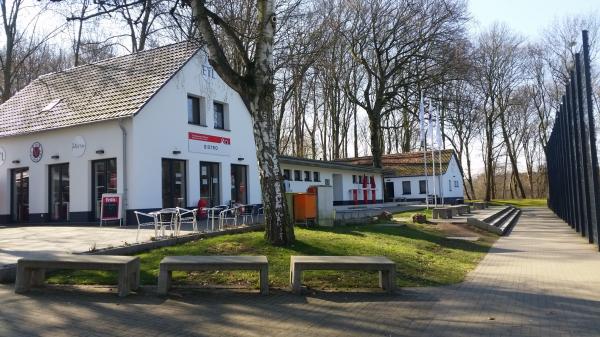 Sportpark Höhenberg Platz 2 - Köln-Höhenberg