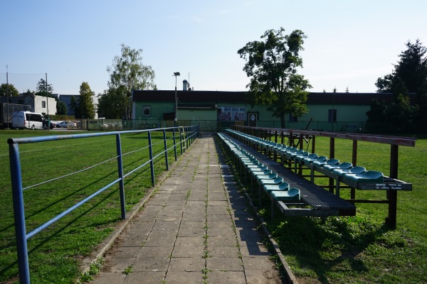 Stadion Miejski w Pniewach obok - Pniewy