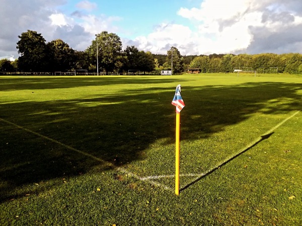 Sportplatz an der Grundschule - Rosengarten bei Harburg-Vahrendorf