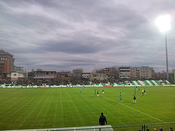 Stadiumi Loni Papuçiu - Fieri